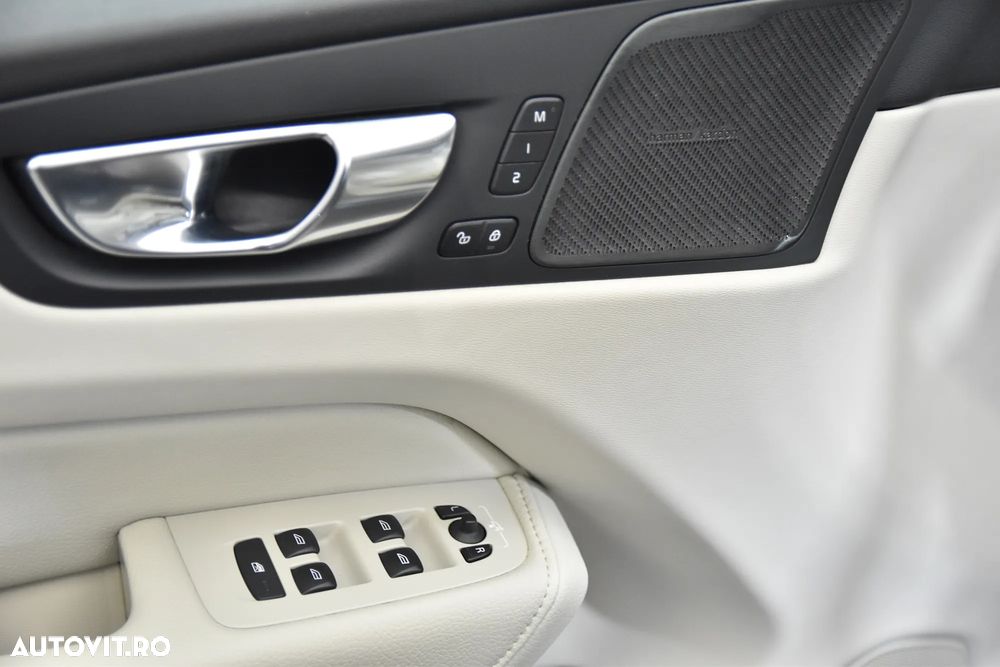 Volvo XC 60 T8 AWD Recharge Geartronic Inscription - 15