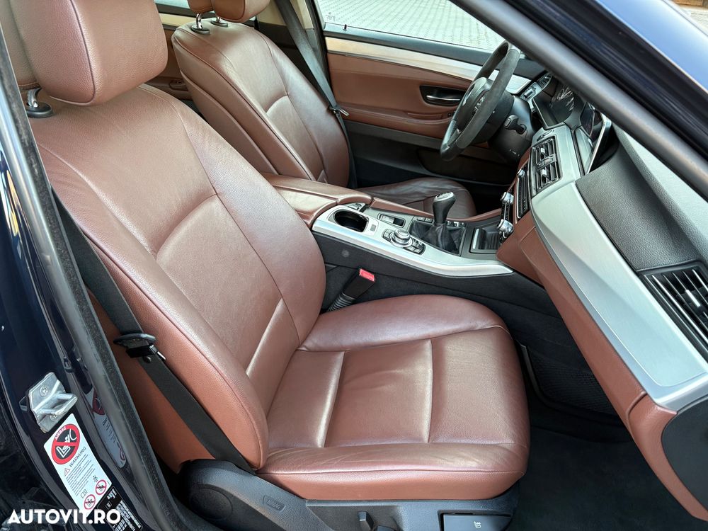 BMW Seria 5 520d Luxury Line - 9