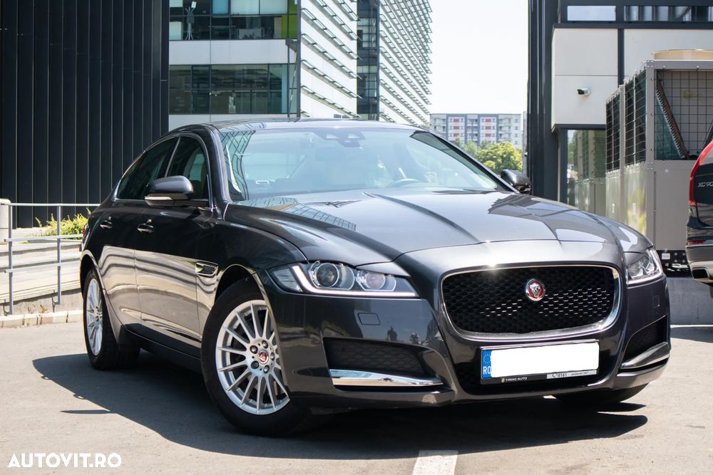 Jaguar Xf 2017 photo 2