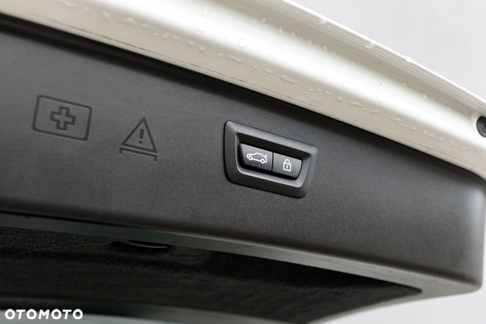 BMW Seria 5 M550d xDrive - 23