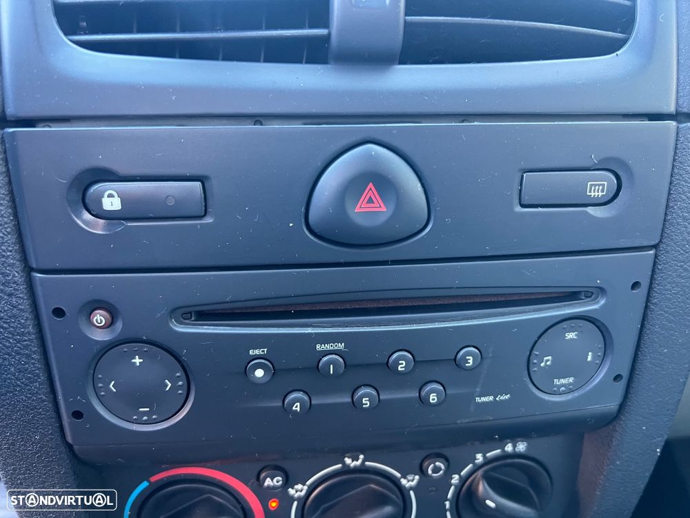 Renault Clio 1.2 16V Privilège - 14
