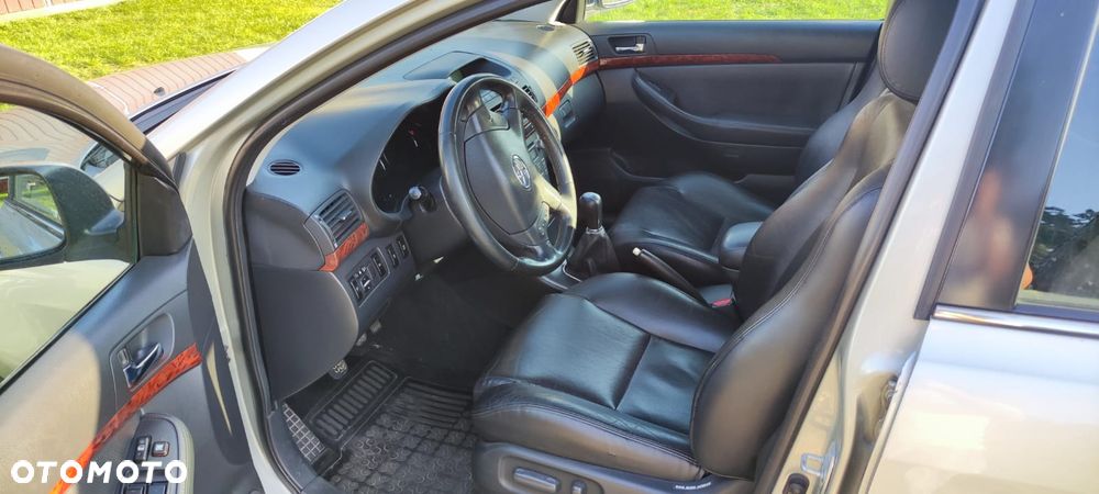 Toyota Avensis 2.0 D-4D Prestige - 11