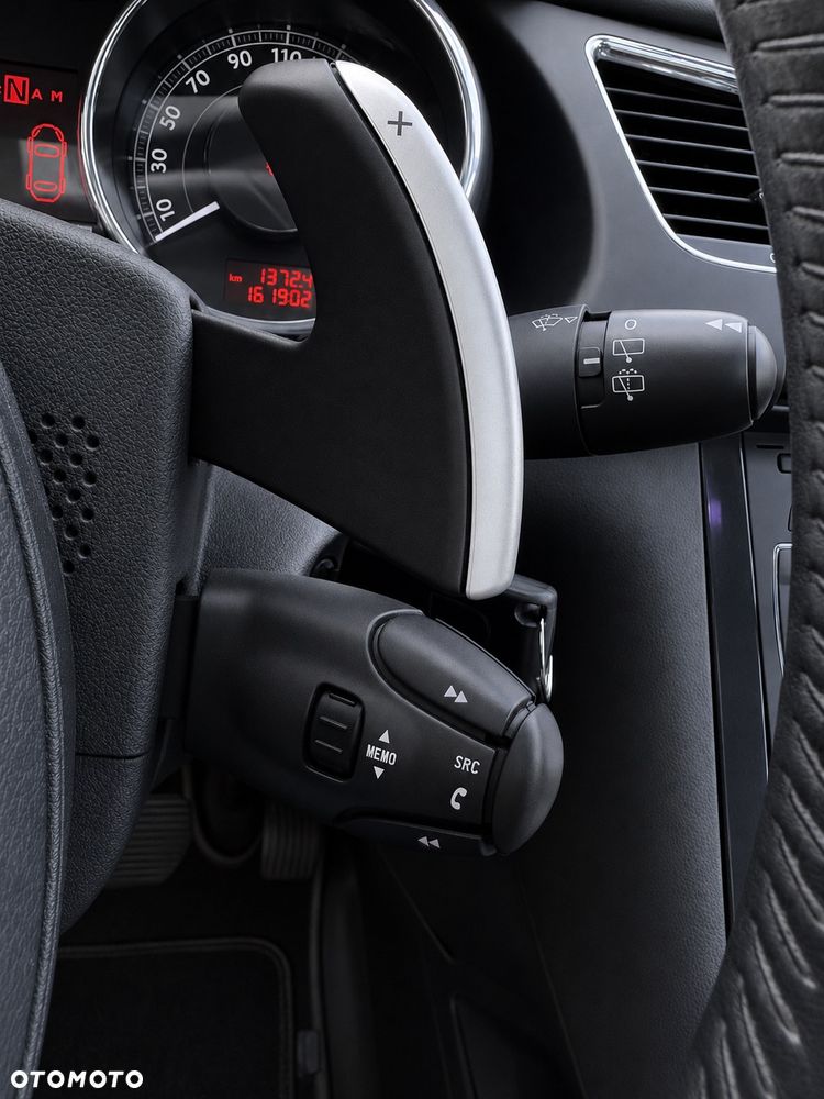 Peugeot 3008 Hybrid4 - 31
