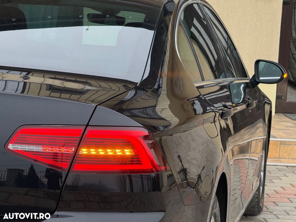 Volkswagen Passat 2.0 TDI DSG Highline - 23