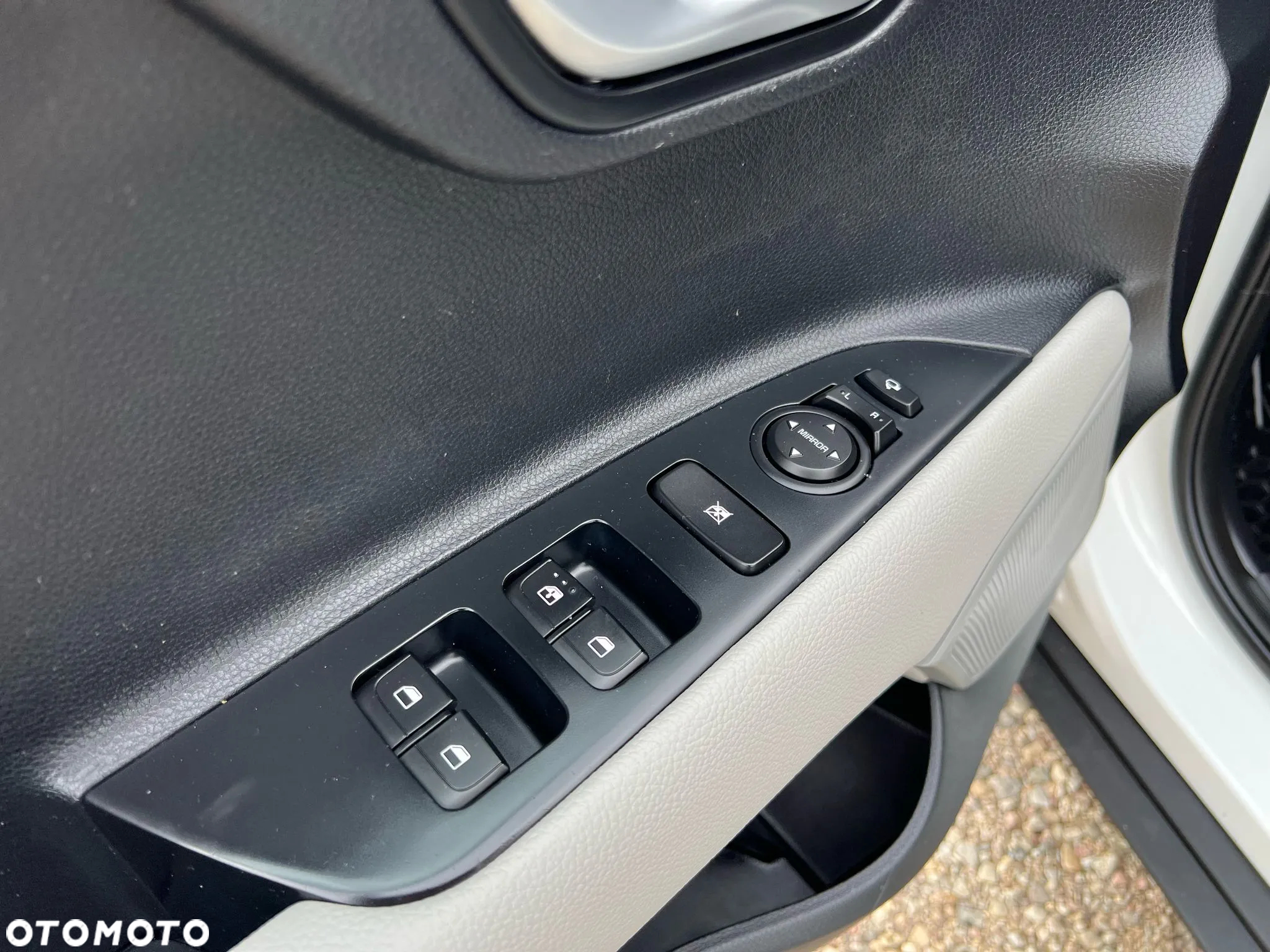 Kia Stonic 1.6 CRDi SCR L - 24