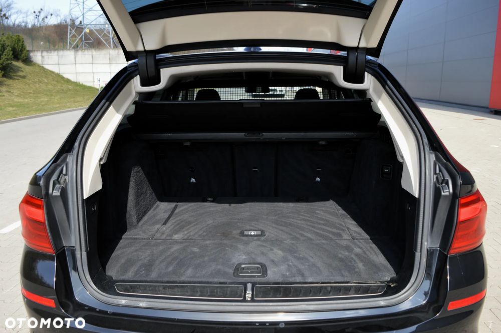 BMW Seria 5 520d xDrive Luxury Line sport - 29
