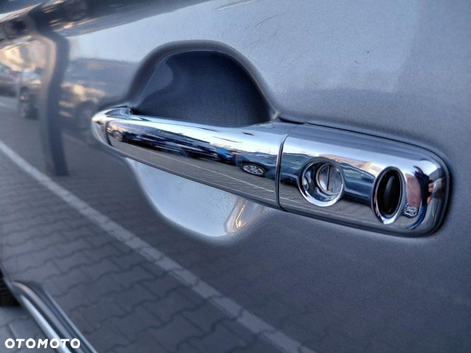 Mitsubishi Outlander - 16