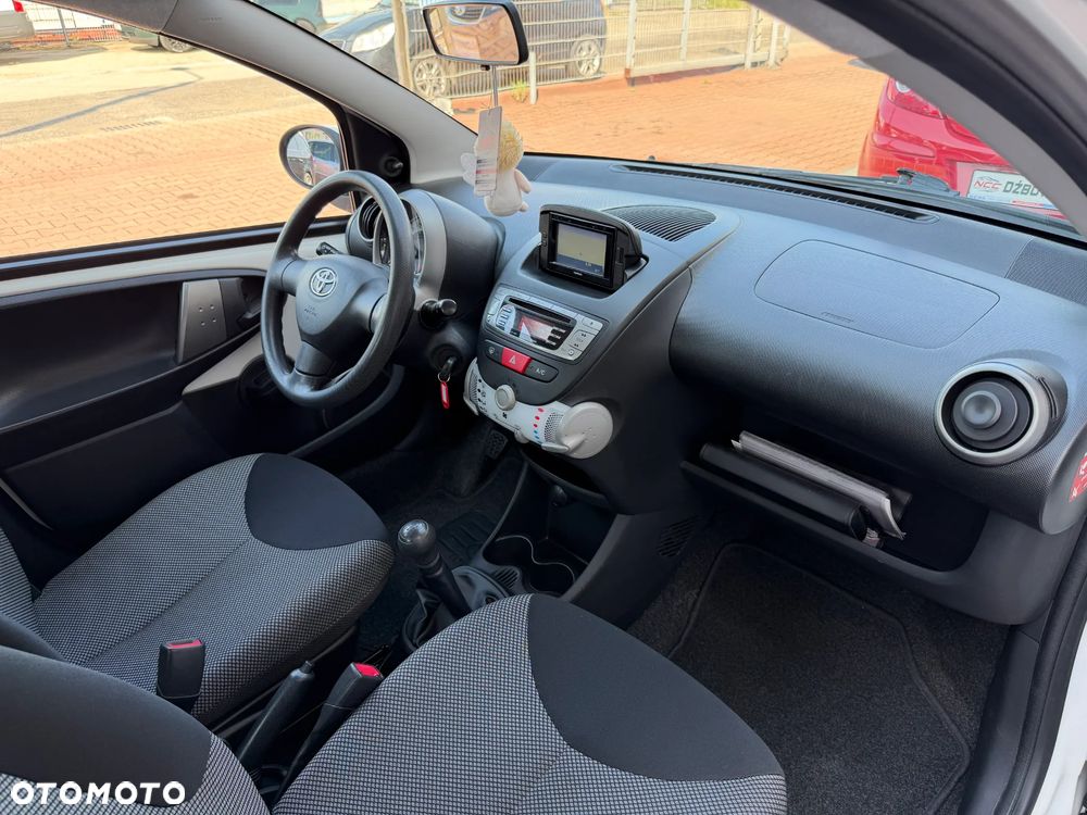 Toyota Aygo 1.0 VVT-i Sol EU5 - 28