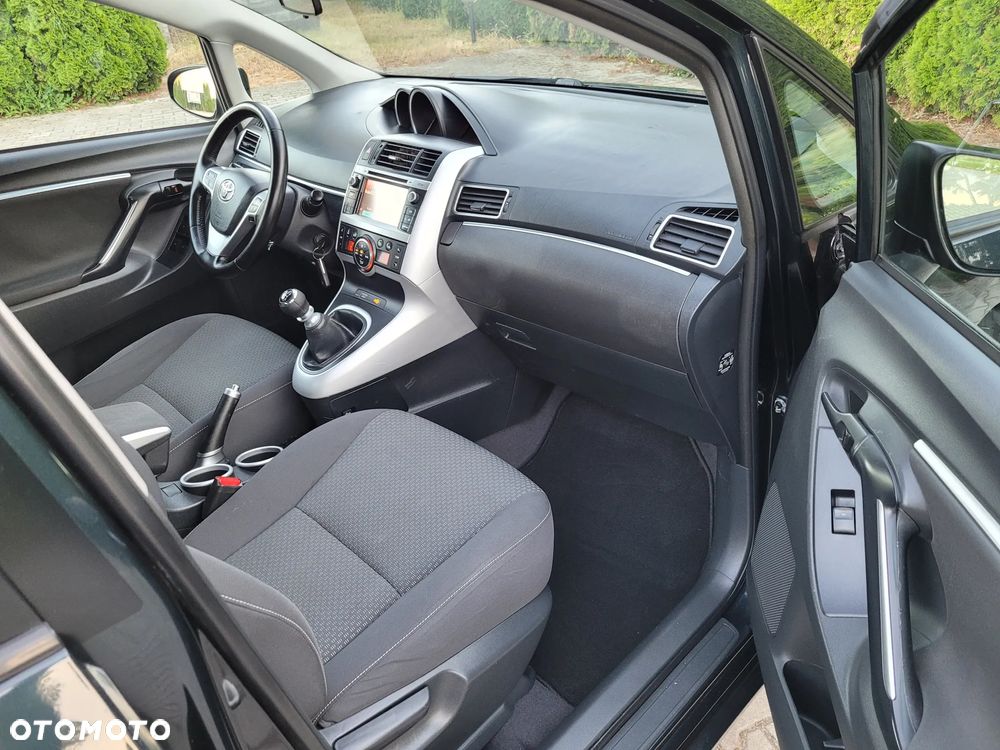 Toyota Verso 2.0 D-4D Executive - 26