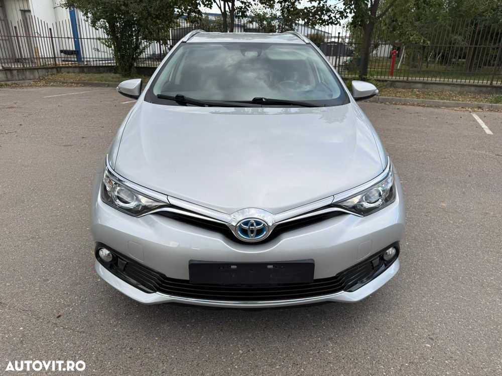 Toyota Auris 1.8 L VVT-i Hybrid Sol + - 4