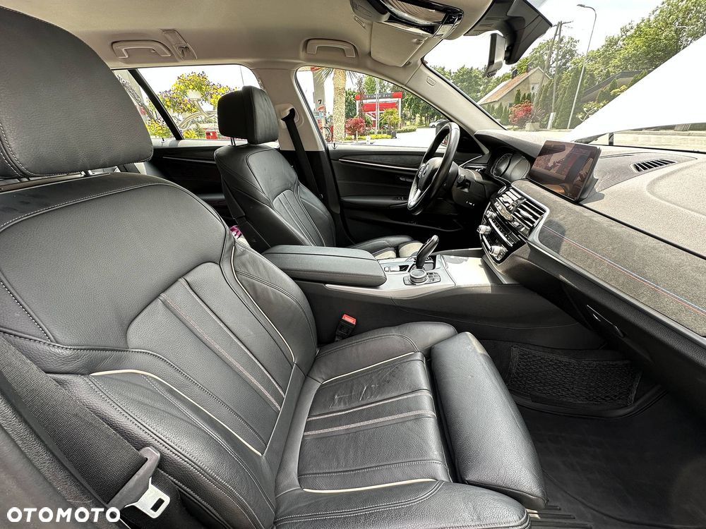 BMW Seria 5 530d xDrive - 7