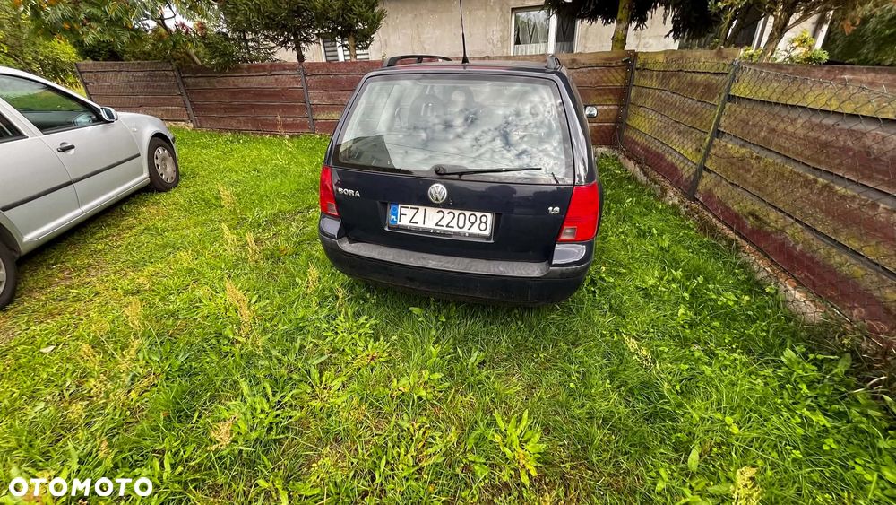 Volkswagen Bora 1999 photo 2