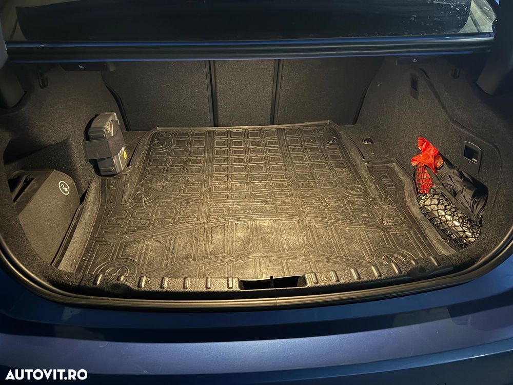 BMW Seria 3 330e iPerformance AT M Sport Shadow - 17