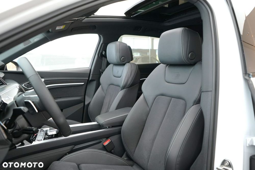 Audi Q8 - 17