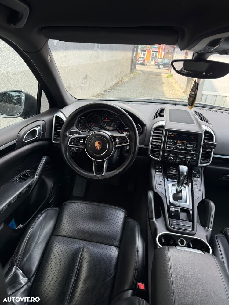Porsche Cayenne - 10