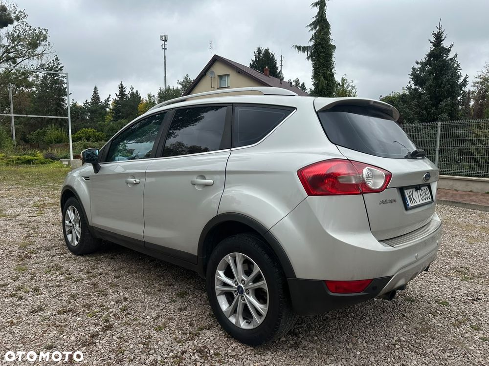 Ford Kuga 2.0 TDCi 2x4 Titanium - 4