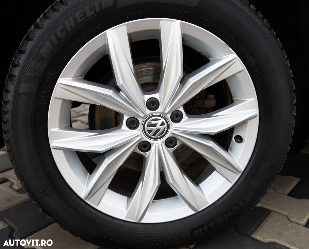 Volkswagen Tiguan - 12