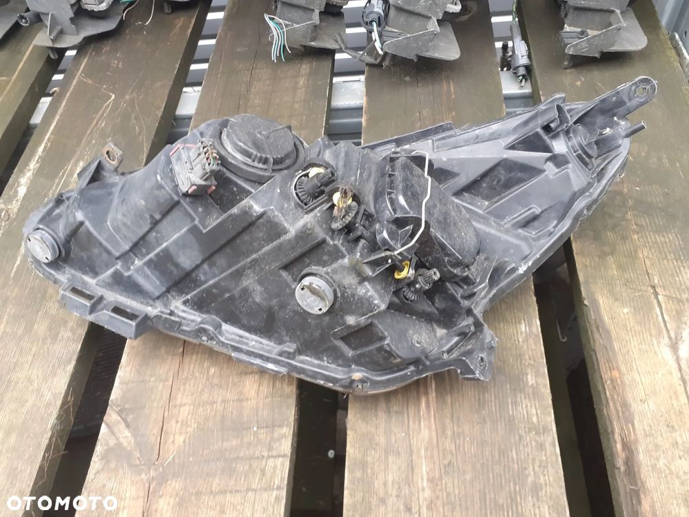 .  PRZOD PRZEDNIA LAMPA PRAWA OPEL CORSA D LIFT - 5