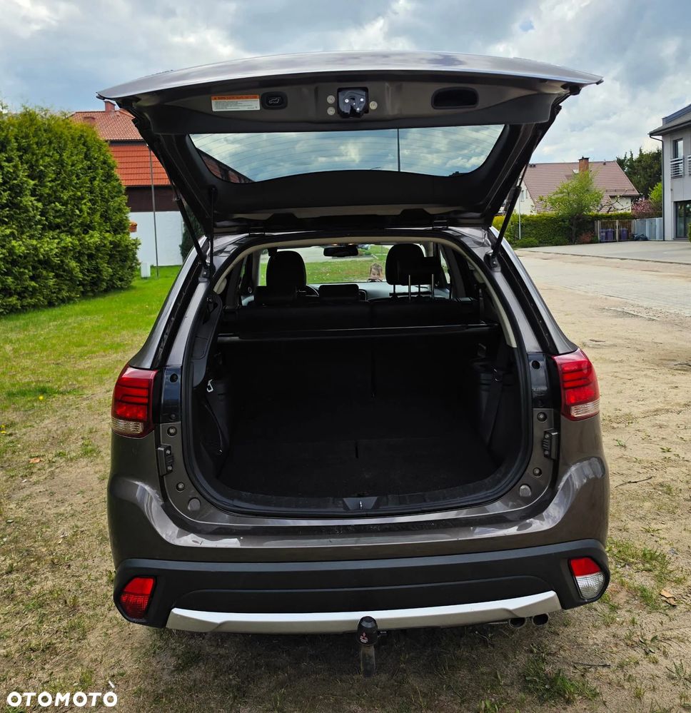 Mitsubishi Outlander 2.0 Instyle + 4WD CVT - 5