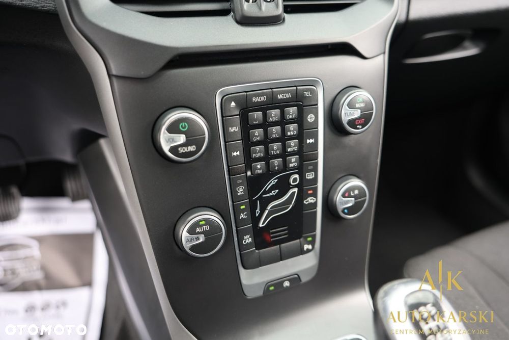 Volvo V40 - 18