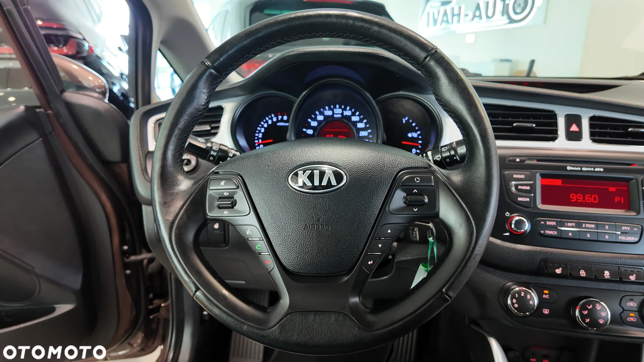 Kia Ceed 1.4 CVVT Dream Team Edition - 25