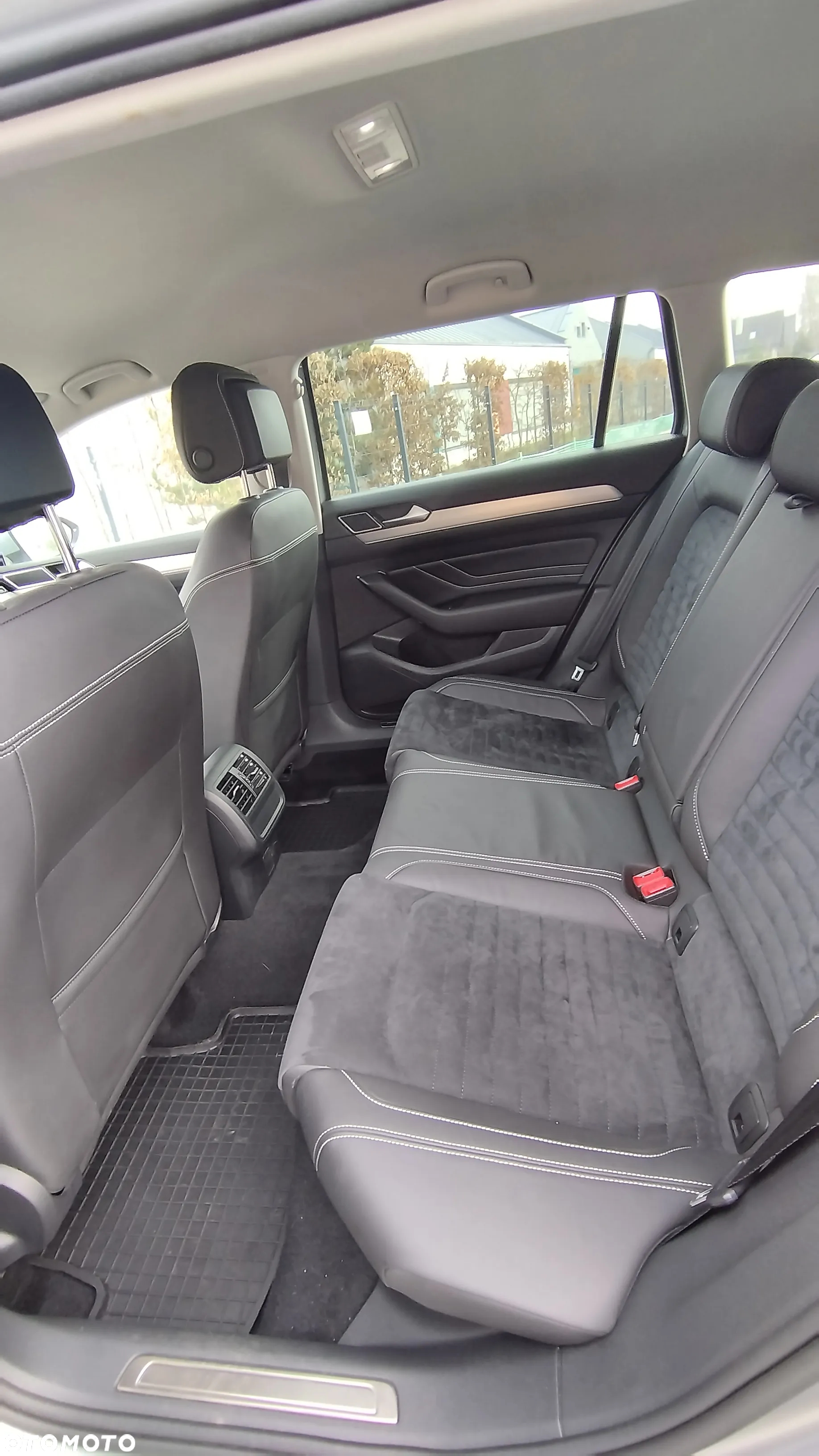 Volkswagen Passat 2.0 TDI EVO Elegance DSG - 13