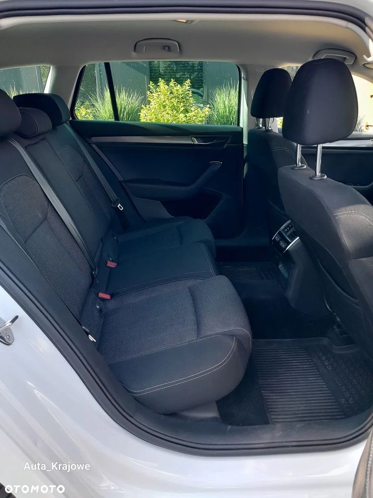 Skoda Superb 2.0 TDI SCR Style DSG - 32