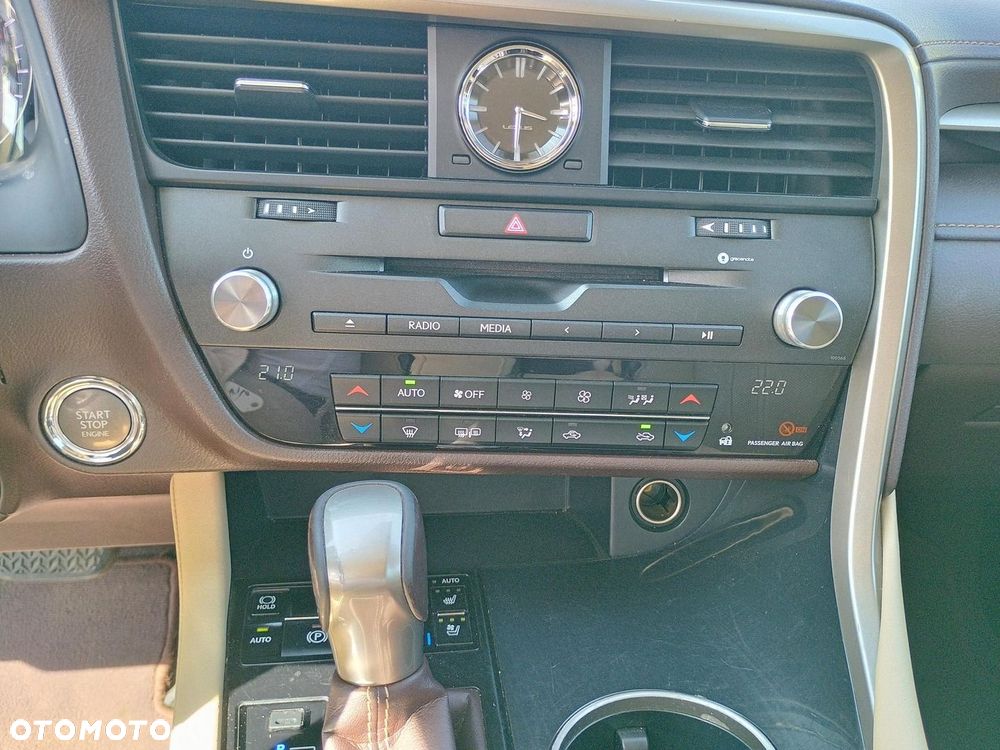 Lexus RX - 22