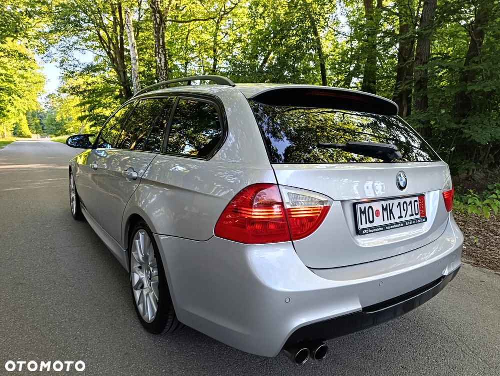 BMW Seria 3 330i - 29