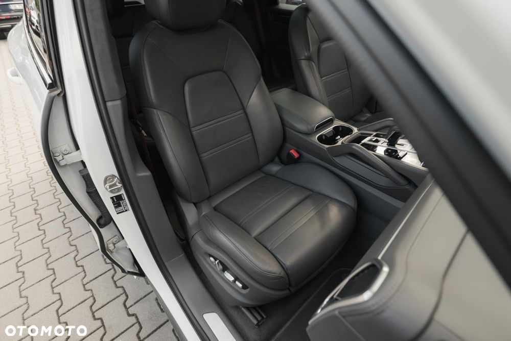 Porsche Cayenne - 15