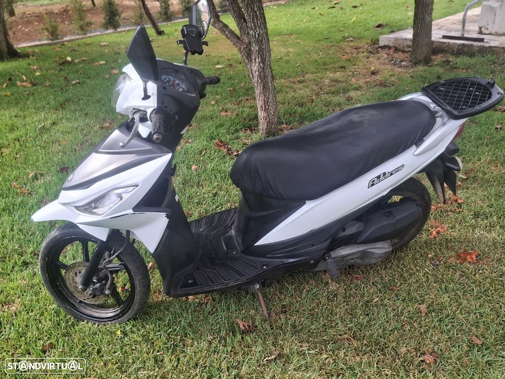 Suzuki Adress - 1