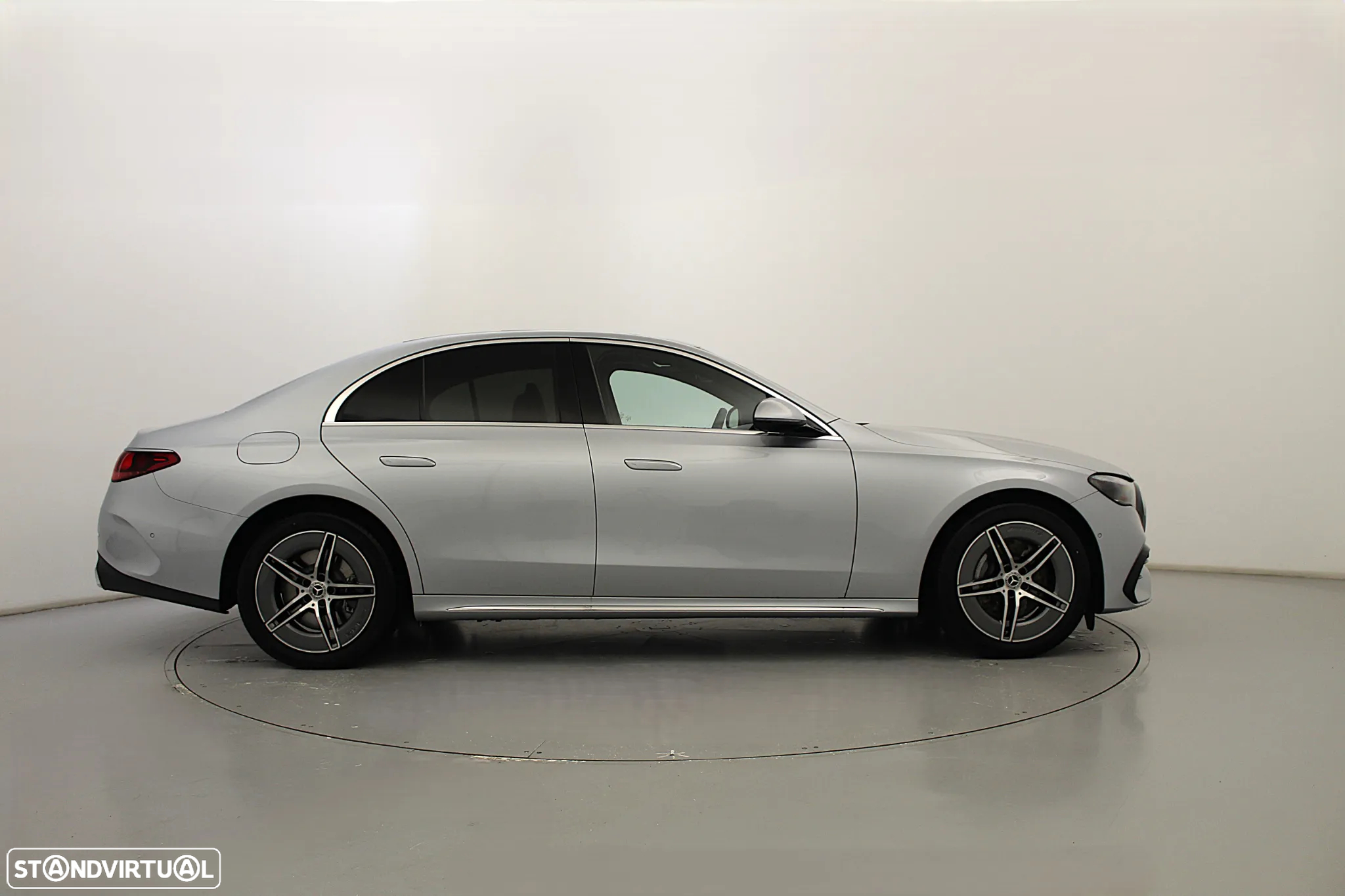 Mercedes-Benz E 300 Standard - 4