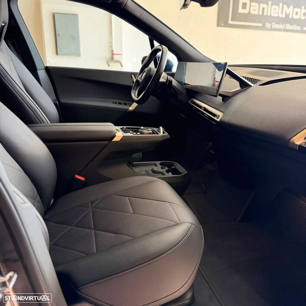 BMW iX xDrive40 - 26