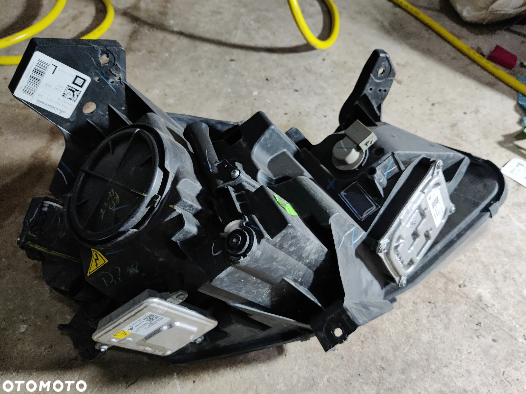 Chevrolet Camaro SS 2016 Lampa przednia Xenon lewa - 4