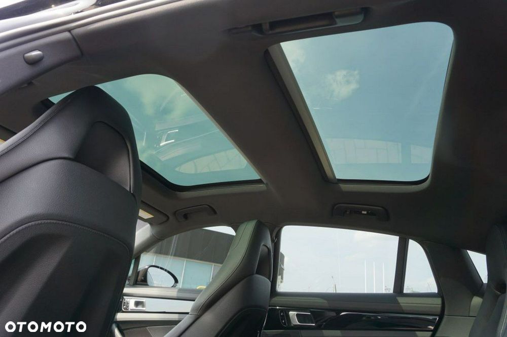 Porsche Panamera 4 - 27