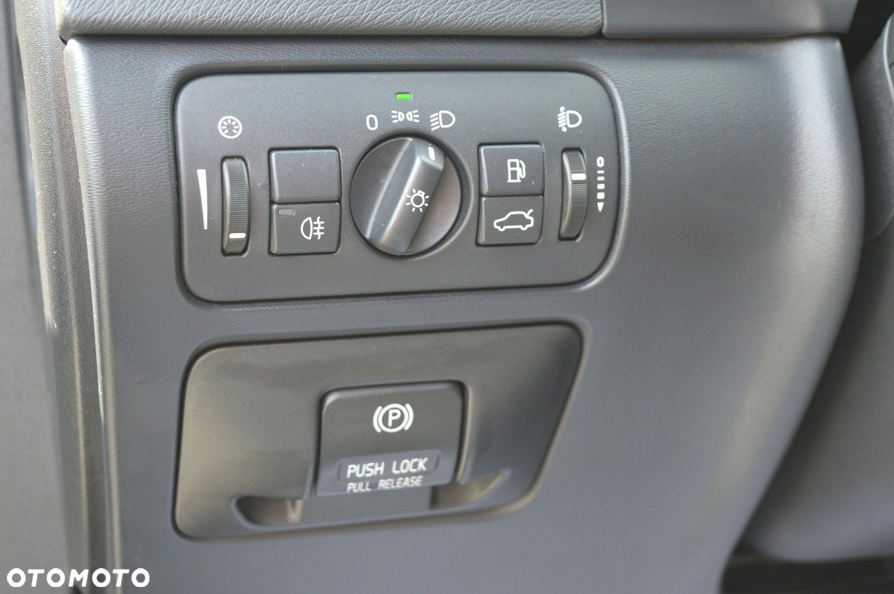 Volvo V60 D3 Momentum - 25