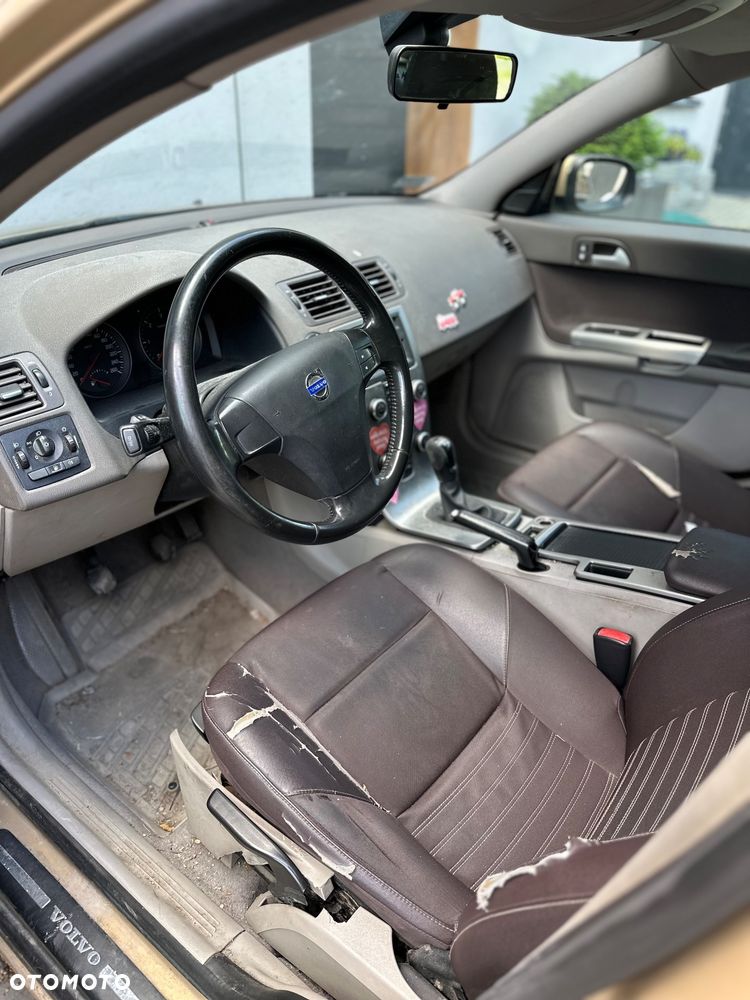 Volvo S40 2.0D Momentum - 4