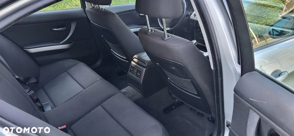 BMW Seria 3 318i - 8