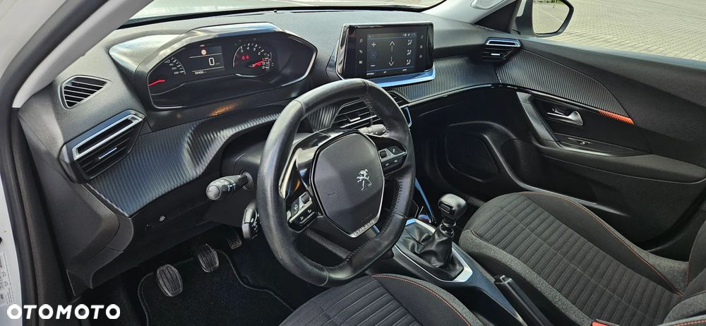 Peugeot 2008 1.2 PureTech Allure Pack S&S - 6