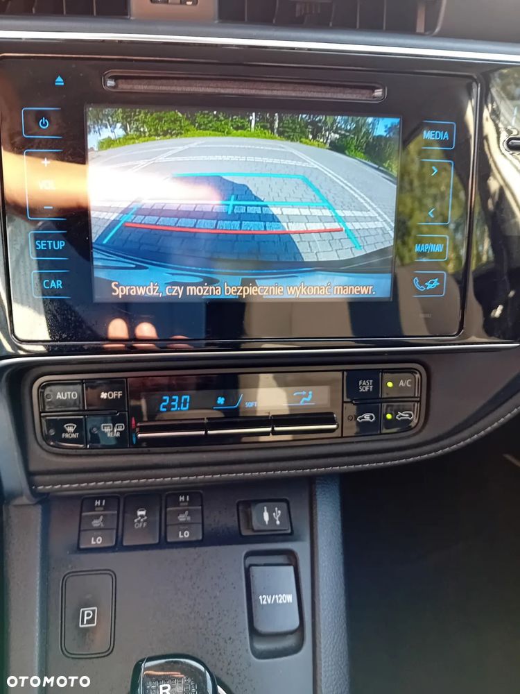 Toyota Auris Hybrid 135 Prestige - 10