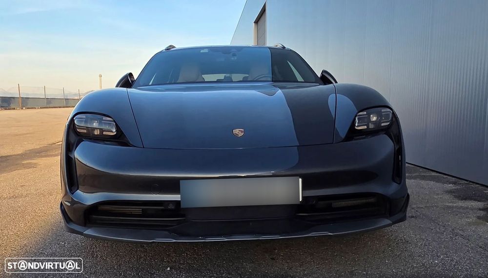 Porsche Taycan Cross Turismo 4 - 3