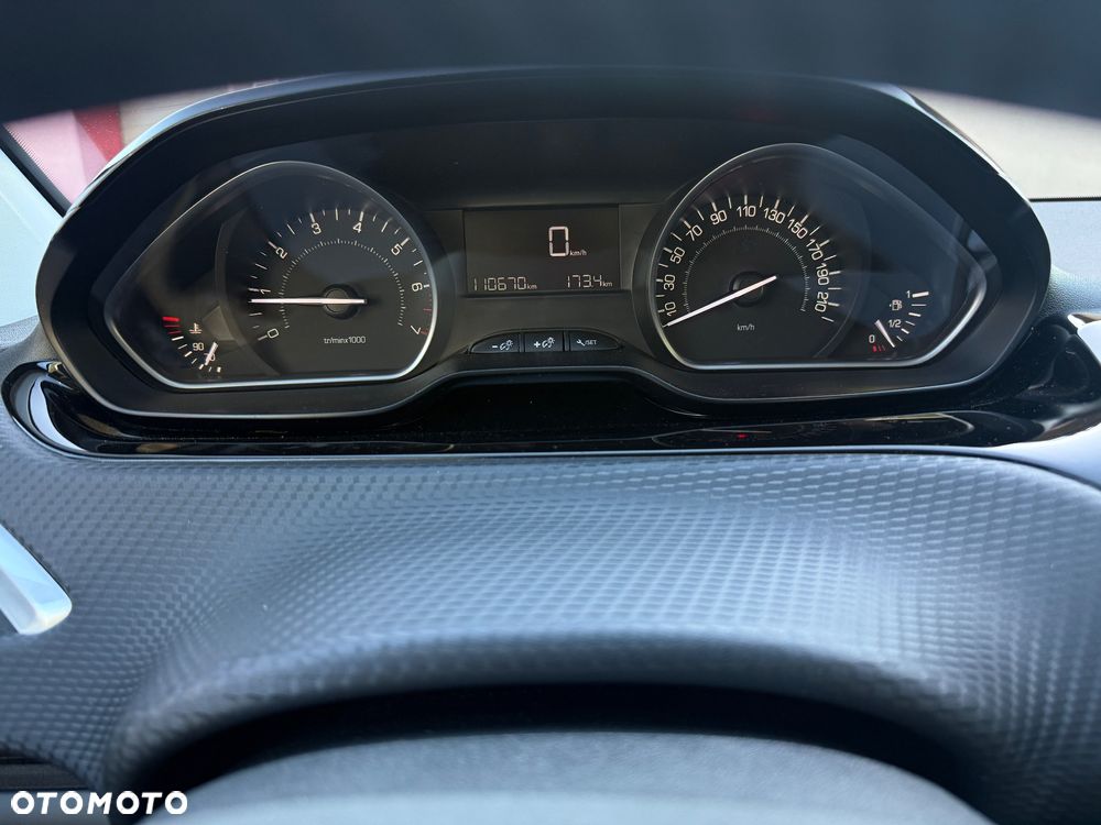 Peugeot 2008 PureTech 110 Stop&Start Allure - 24