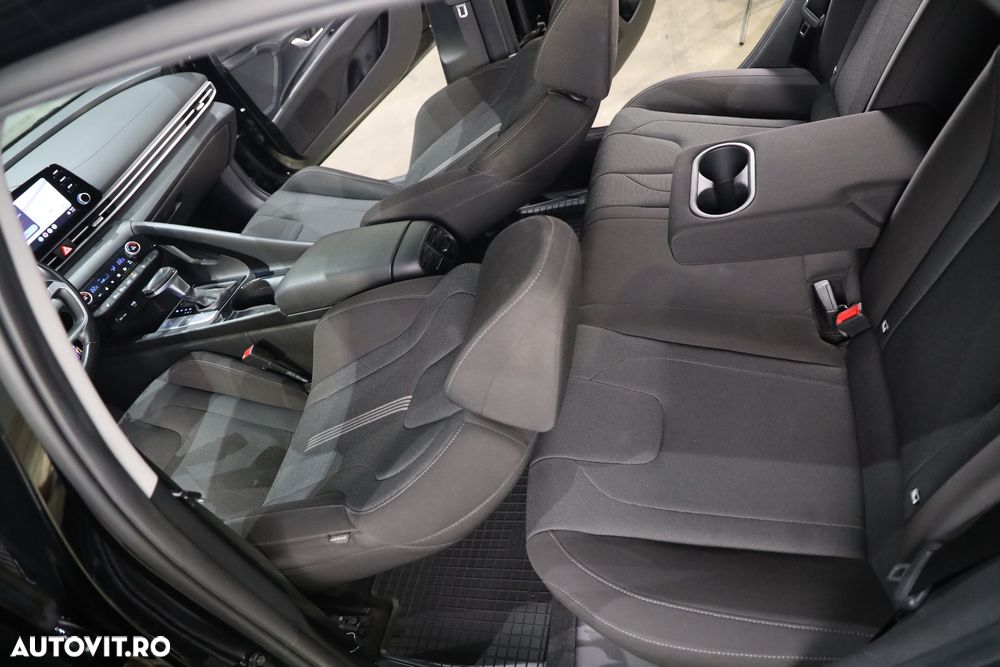 Hyundai Elantra - 9