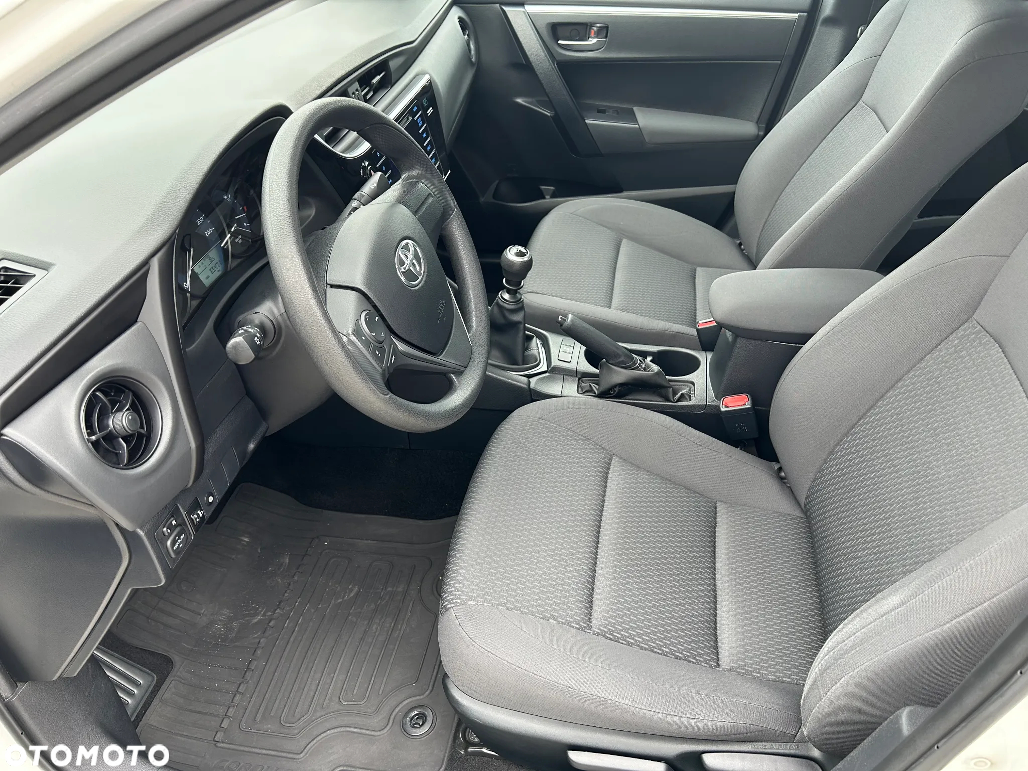 Toyota Corolla 1.4 D-4D Active - 6