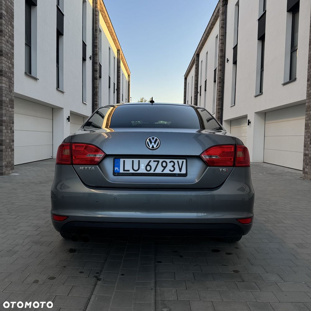 Volkswagen Jetta - 6