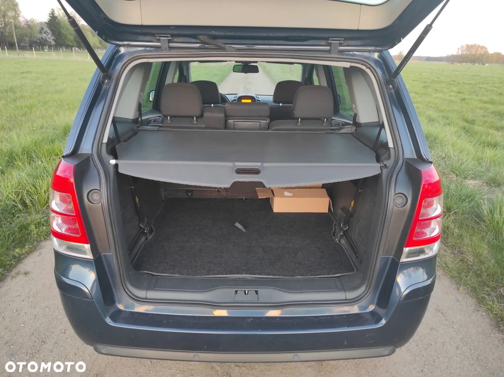 Opel Zafira 1.8 Cosmo - 34