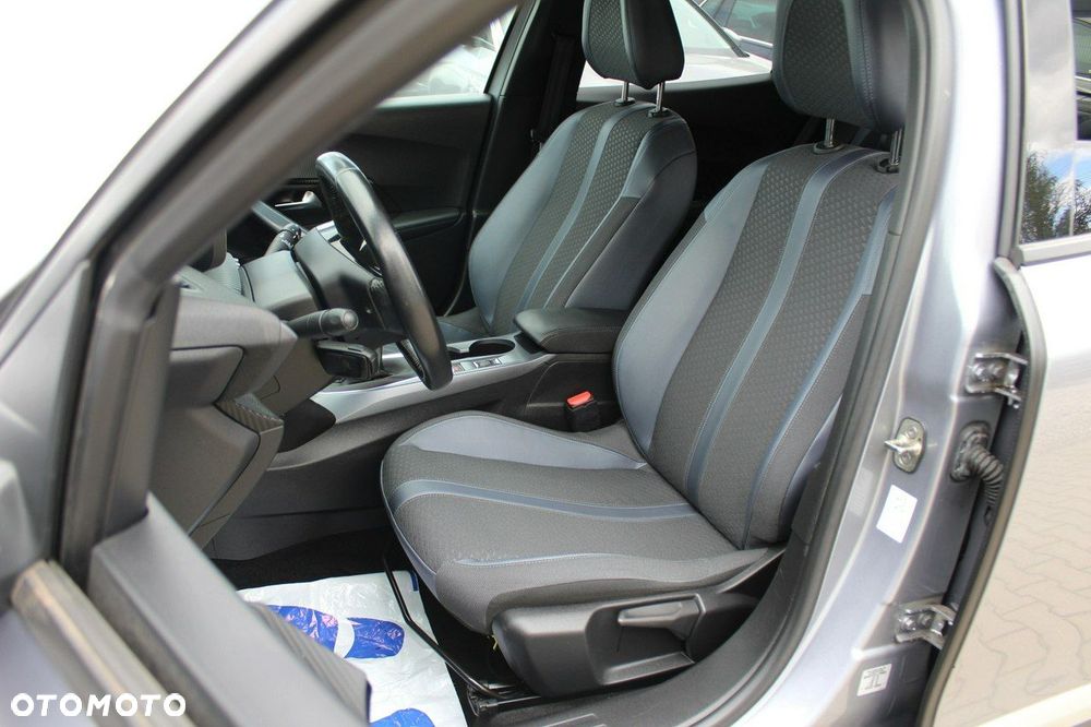 Peugeot 2008 - 9