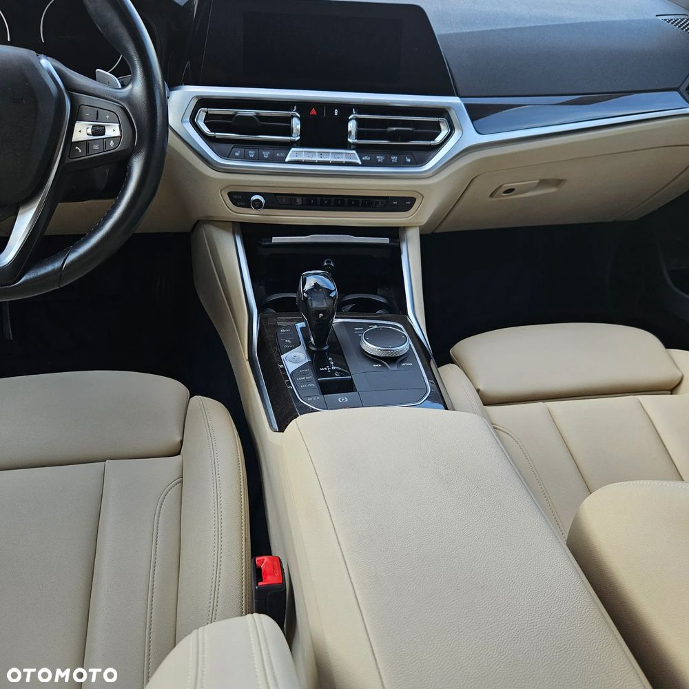 BMW Seria 3 330i Luxury Line sport - 15