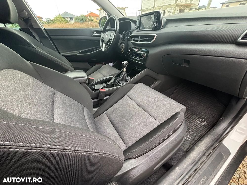 Hyundai Tucson 1.6 GDI 2WD 6MT Style - 16