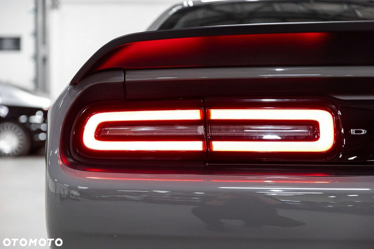 Dodge Challenger - 23